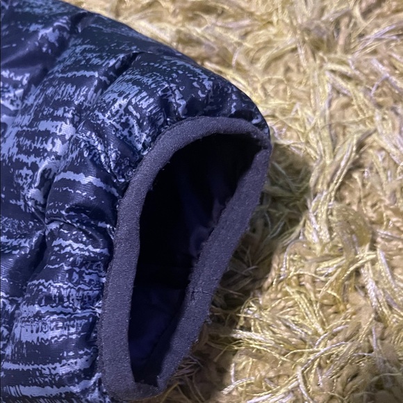 Patagonia Navy and Light Gray Puffer Jacket - Picture 3 of 11